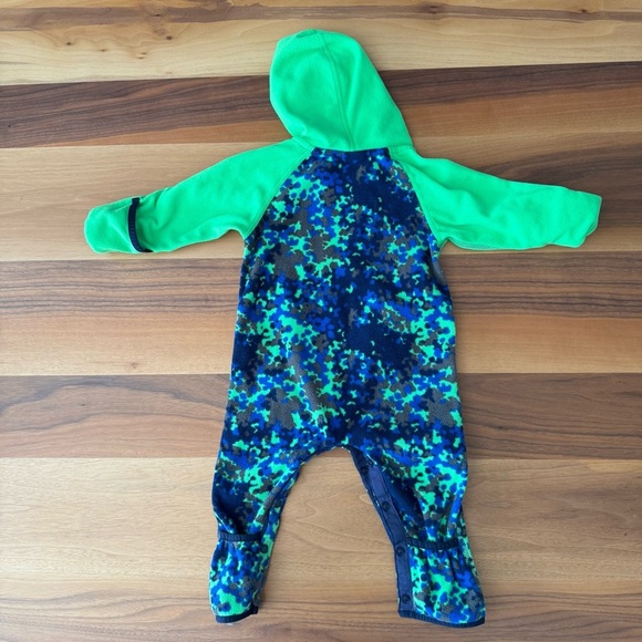 The North Face Infant Glacier Onesie Krypton Green Marble Camo Sz. 6-12 Months - Picture 3 of 8